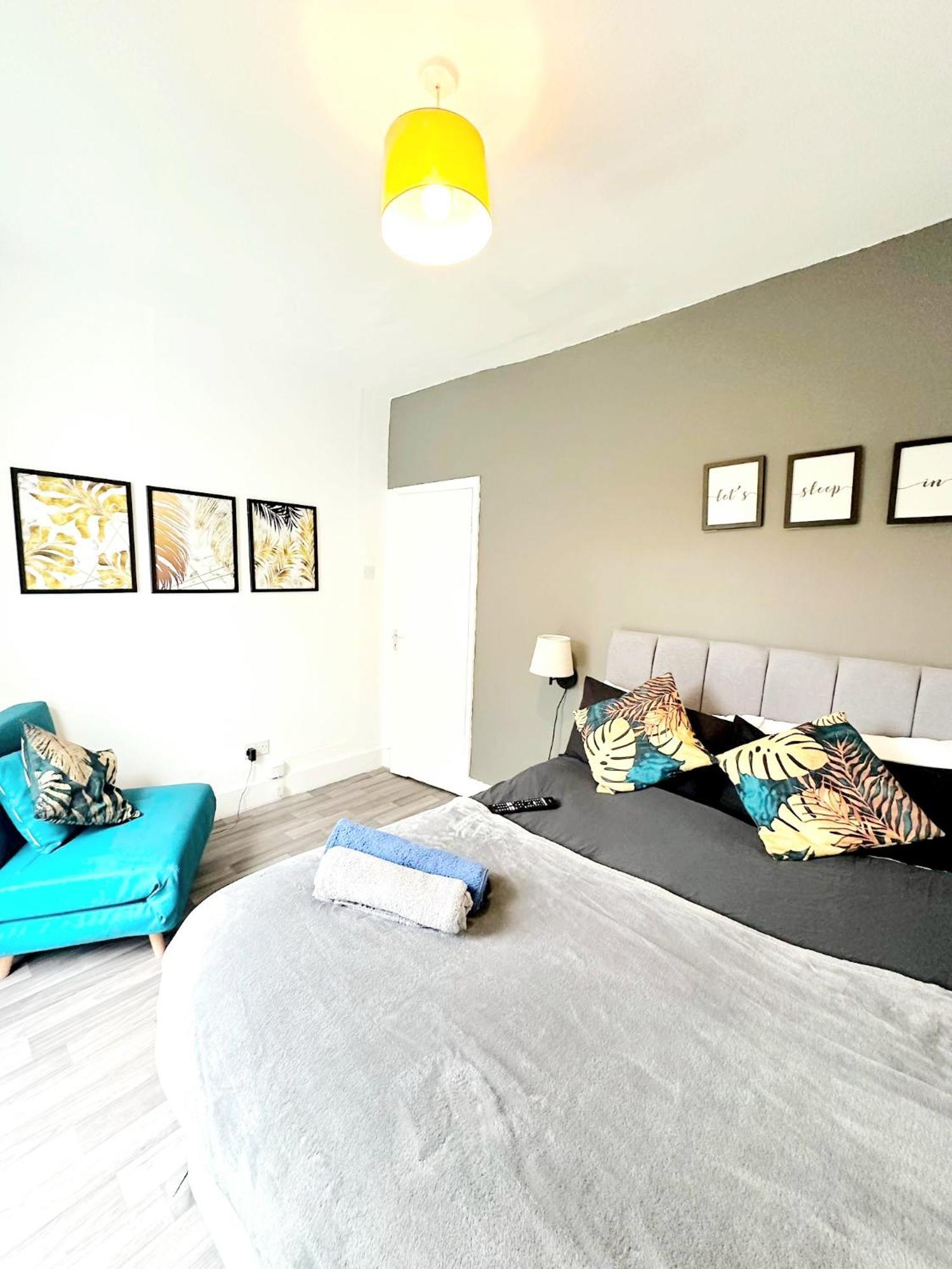 Cozy In Angel Apartment